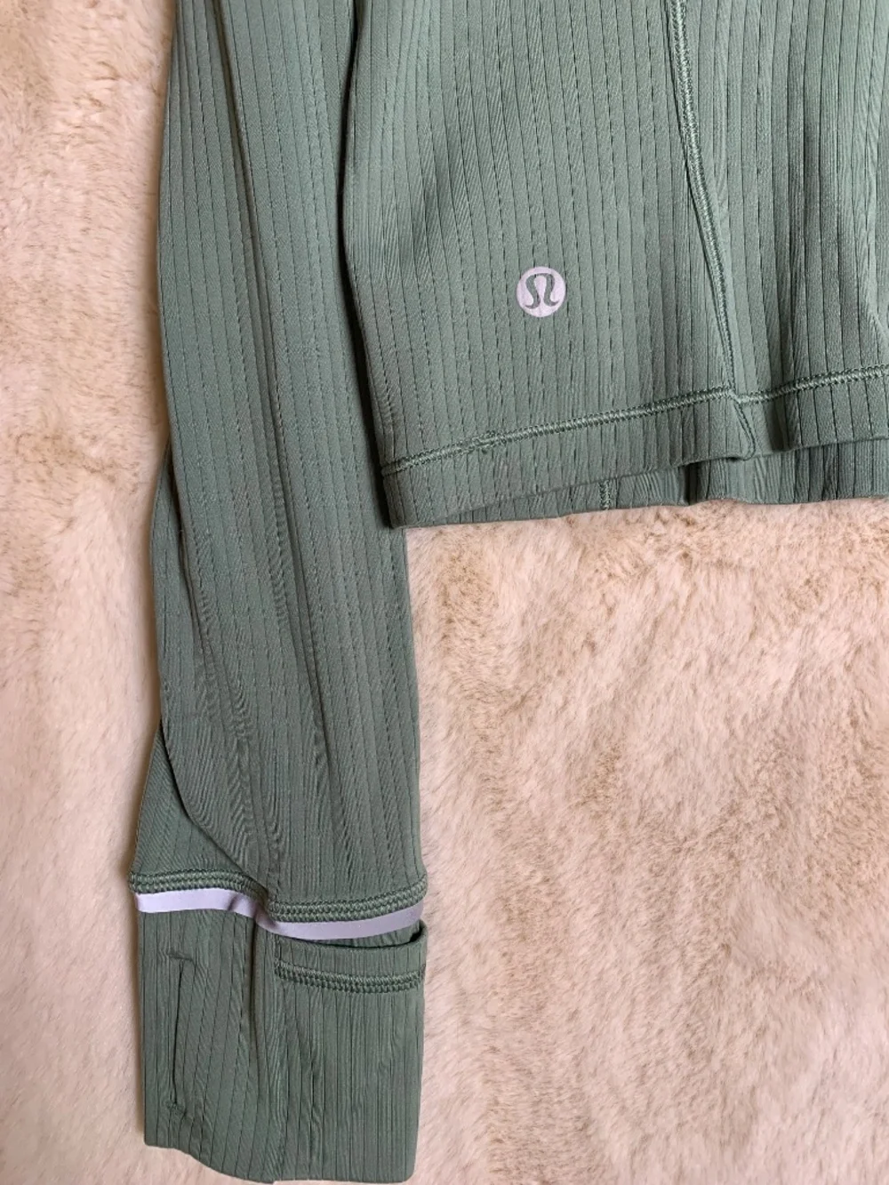 LULULEMON WOMENS ITS RULU RIBBED CROPPED HALF ZIp green sz 10